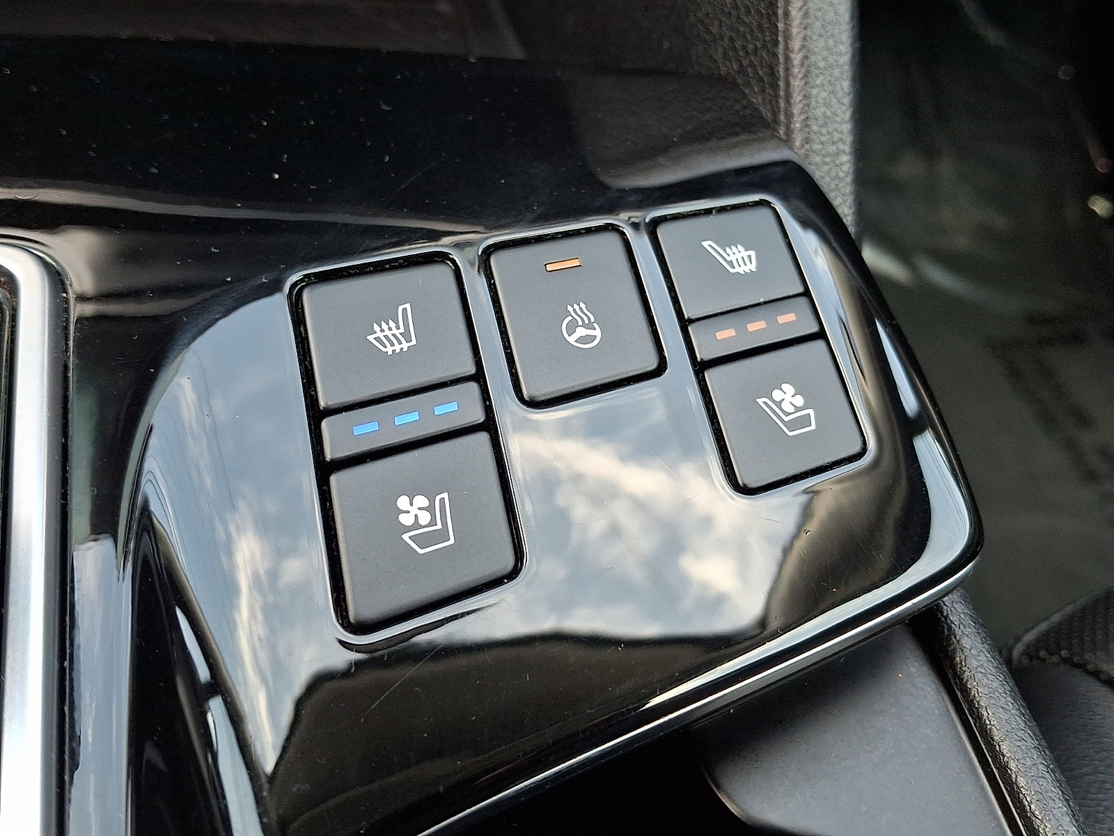 Used 2023 Kia Sportage SX image 24