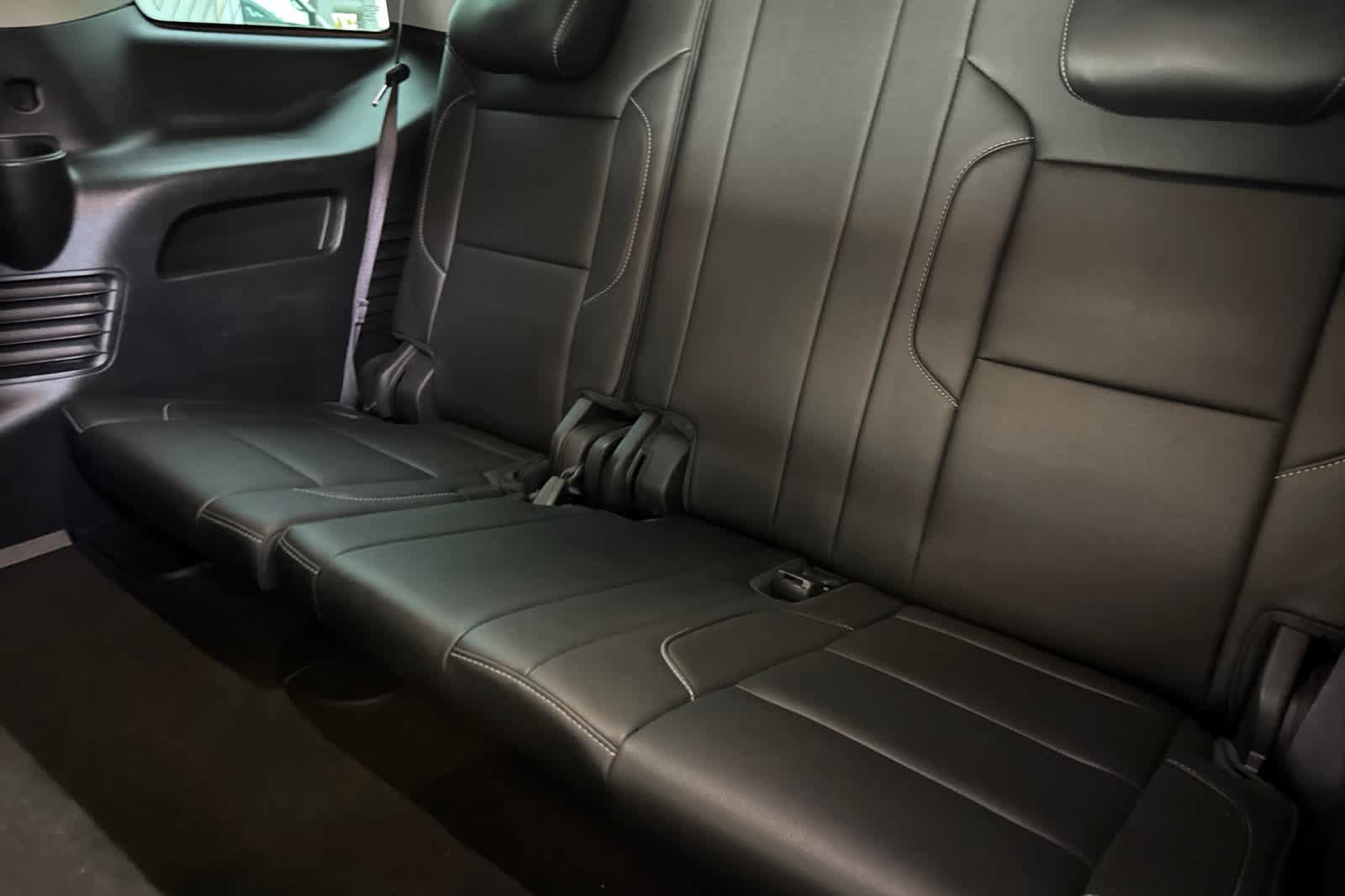 Used 2016 GMC Yukon SLT RWD image 16
