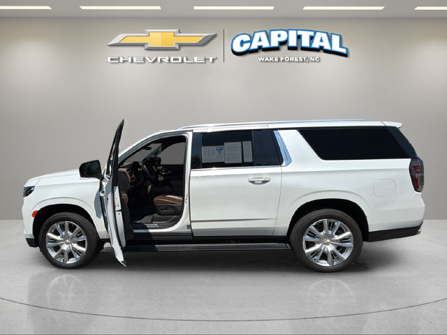 Used 2024 Chevrolet Suburban High Country AWD/4WD image 3