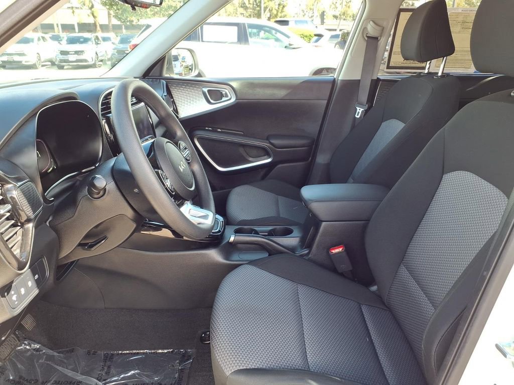 Certified 2024 Kia Soul S image 9