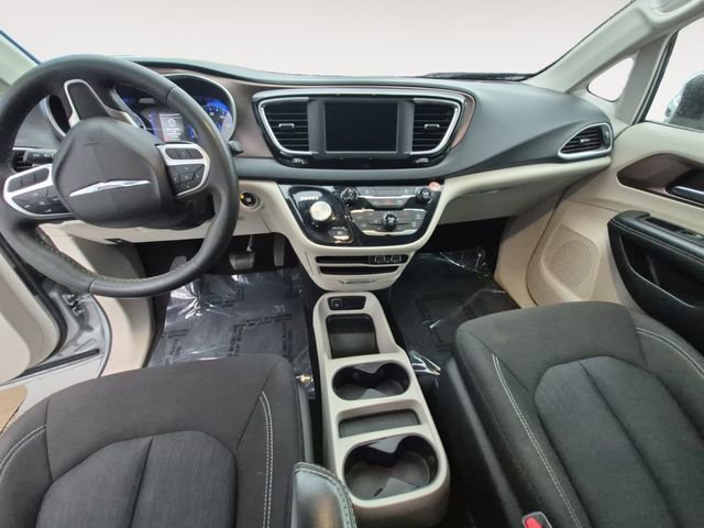 Used 2023 Chrysler Voyager LX FWD image 10