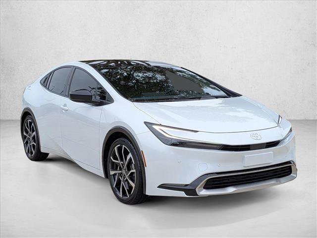 Used 2025 Toyota Prius Plug-In Hybrid image 3