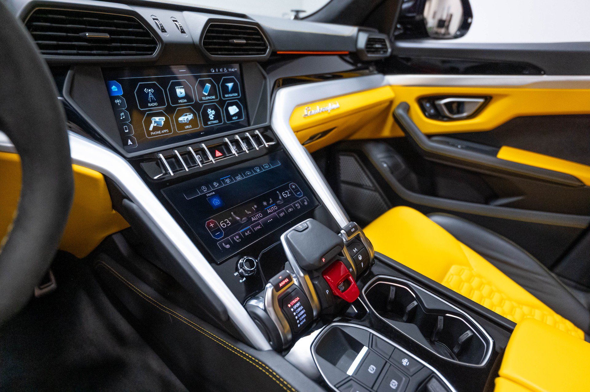 Used 2019 Lamborghini Urus AWD/4WD image 15