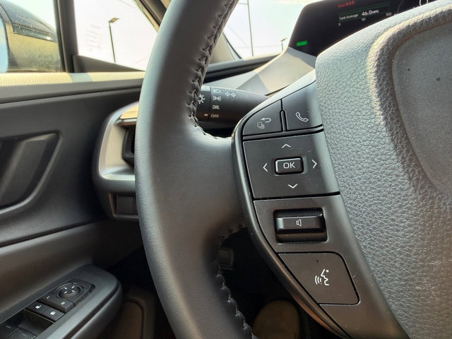 Used 2025 Toyota Prius LE FWD image 16