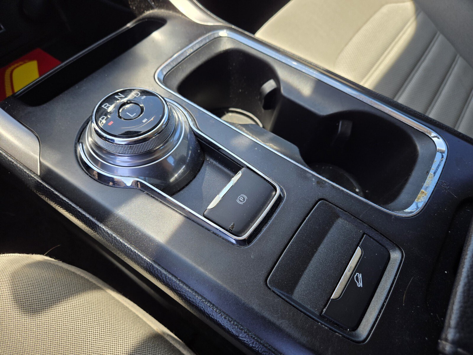Used 2019 Ford Fusion S FWD image 19