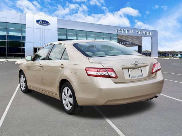 Used 2010 Toyota Camry image 2