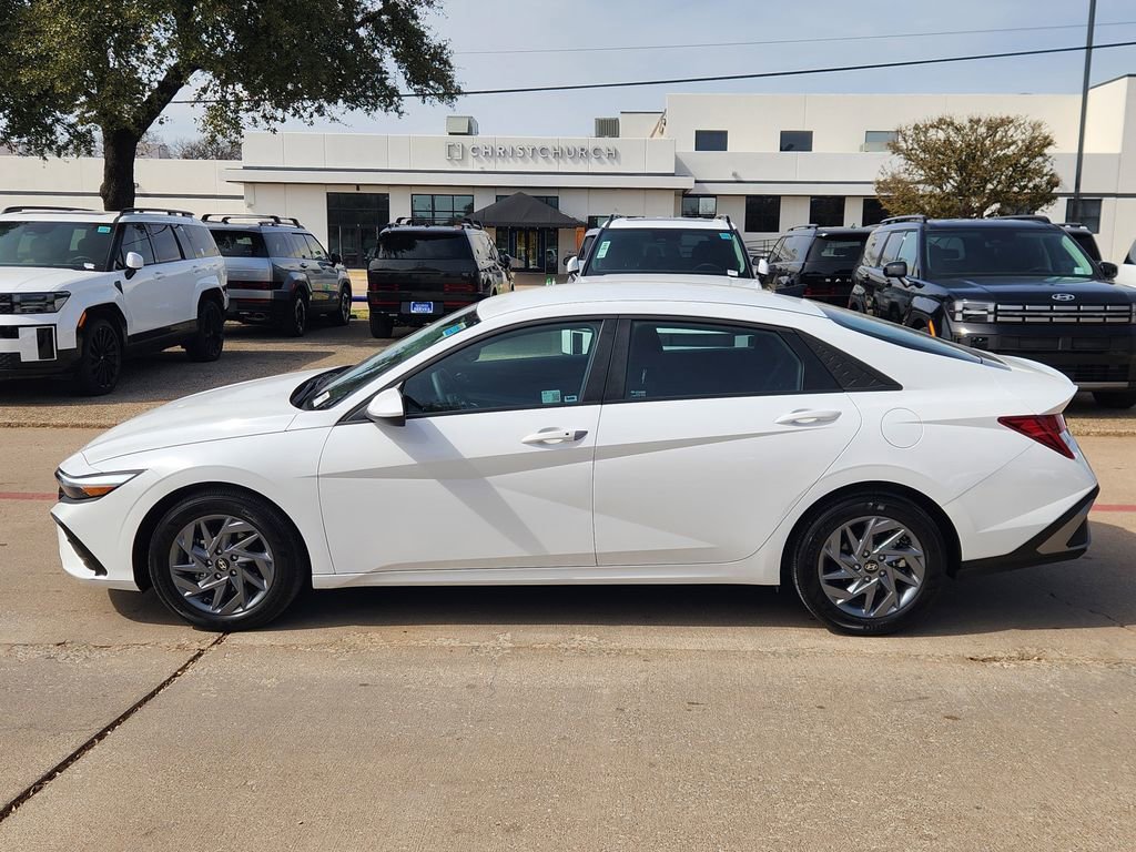 Certified 2025 Hyundai Elantra Blue image 3