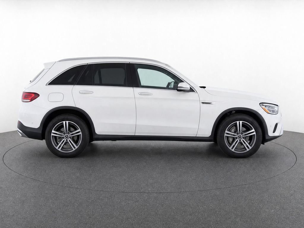 Used 2021 Mercedes-Benz GLC 300 4MATIC image 2