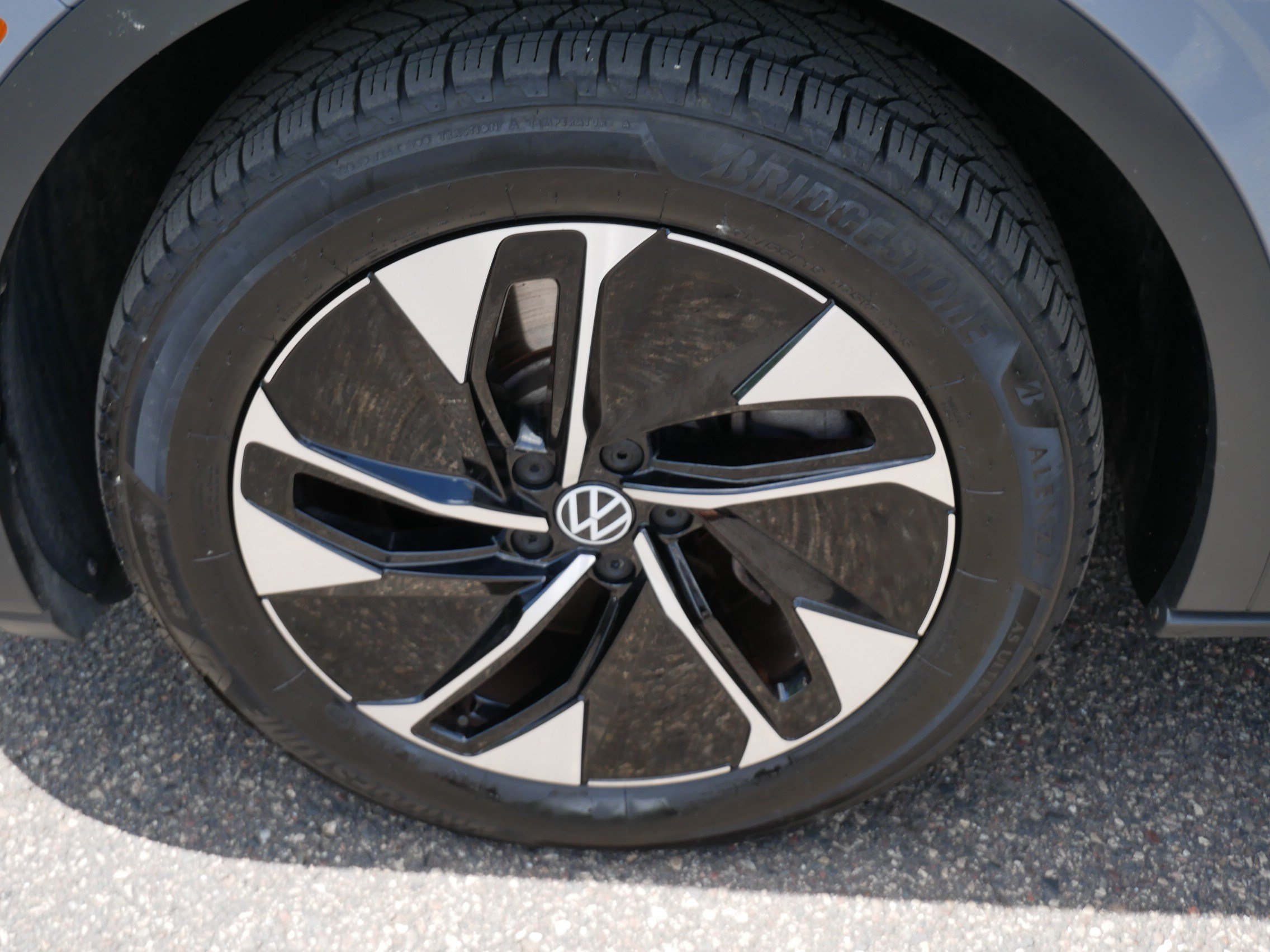 Certified 2022 Volkswagen ID.4 Pro AWD/4WD image 15
