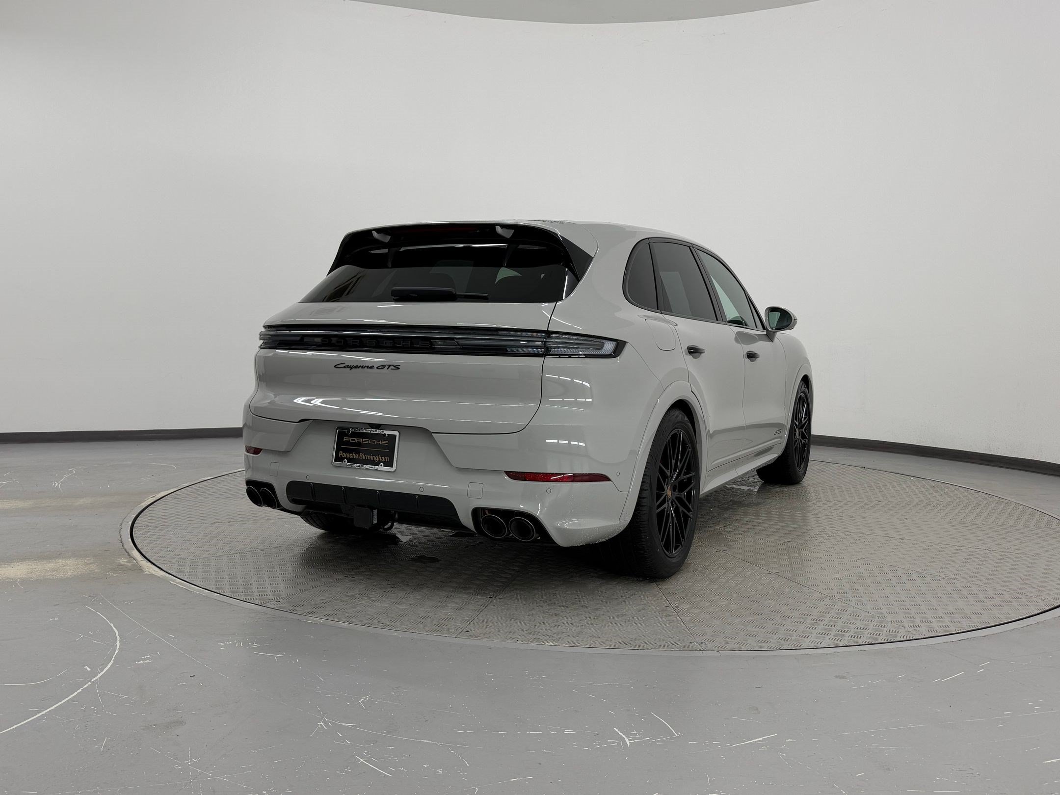 New 2026 Porsche Cayenne GTS AWD/4WD image 9