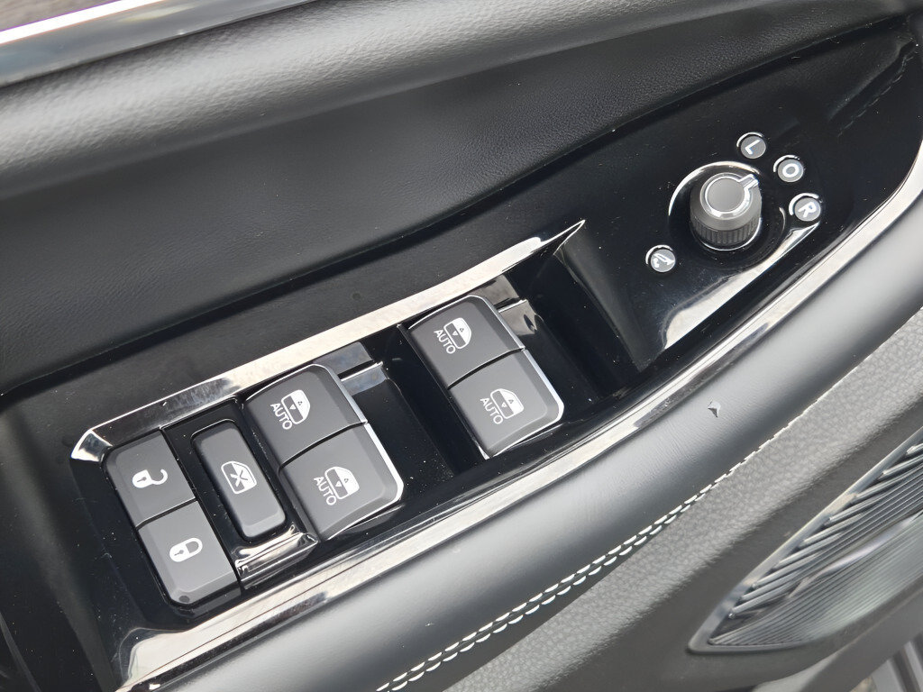 Certified 2023 Jeep Grand Cherokee Overland AWD/4WD image 26