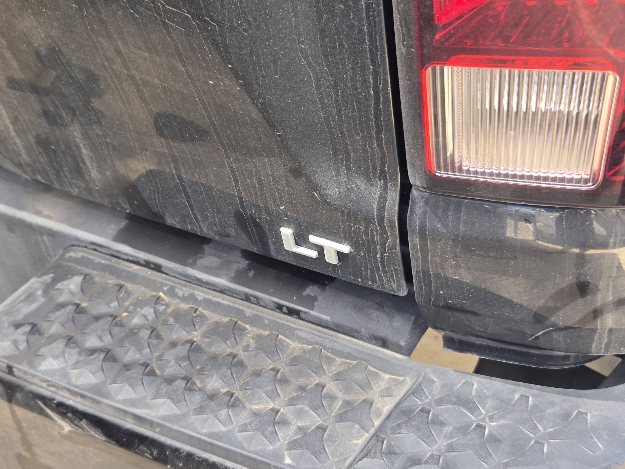 Used 2024 Chevrolet Colorado LT w/ LT Convenience Package RWD image 6