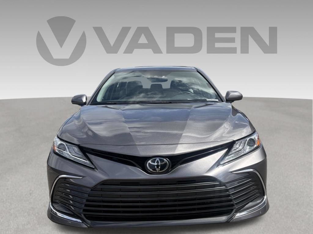 Used 2021 Toyota Camry XLE FWD image 8