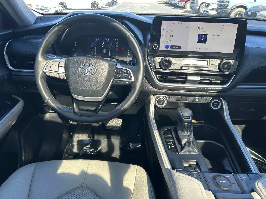 Used 2024 Toyota Grand Highlander FWD image 19