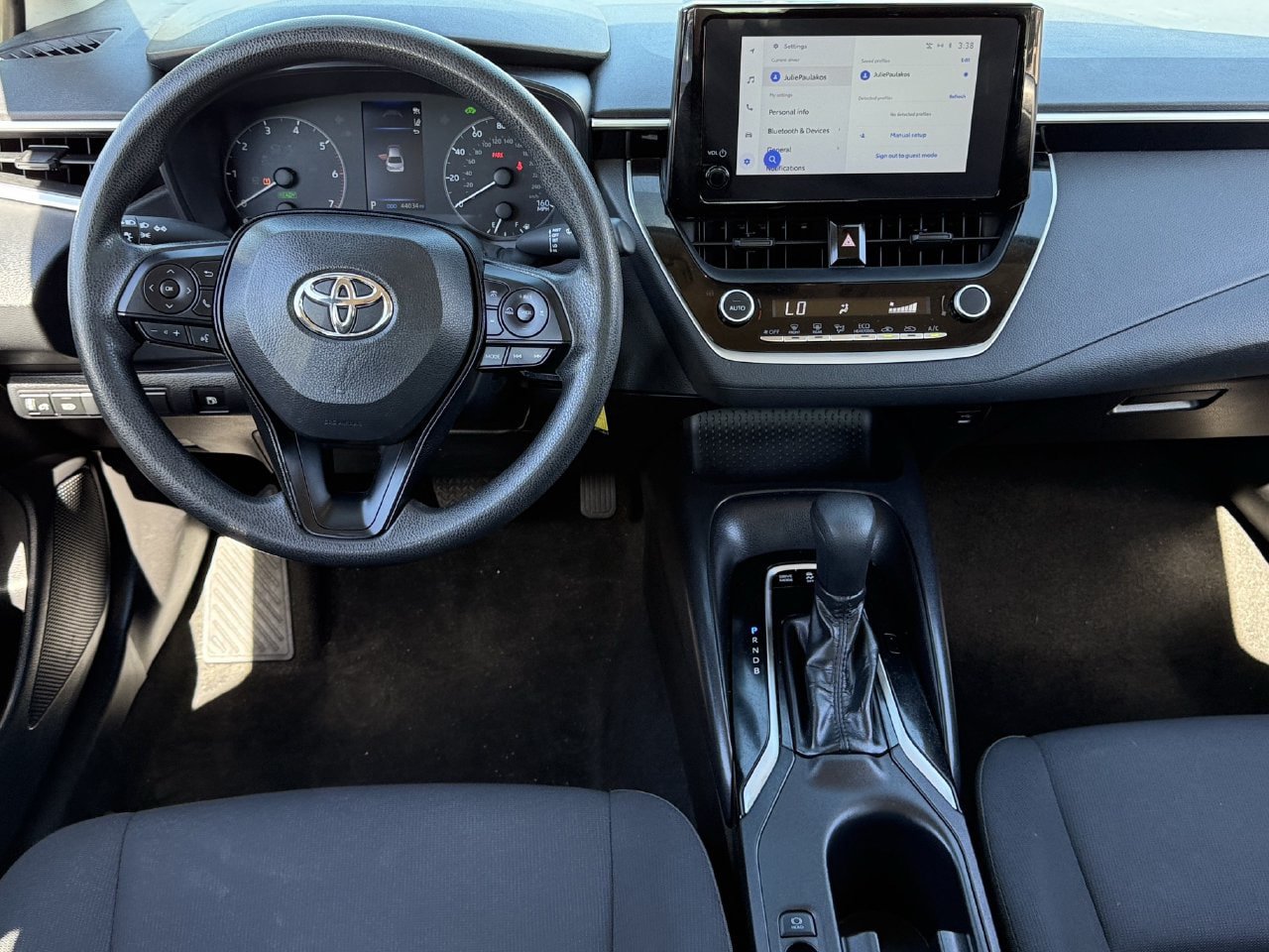 Used 2025 Toyota Corolla LE FWD image 11