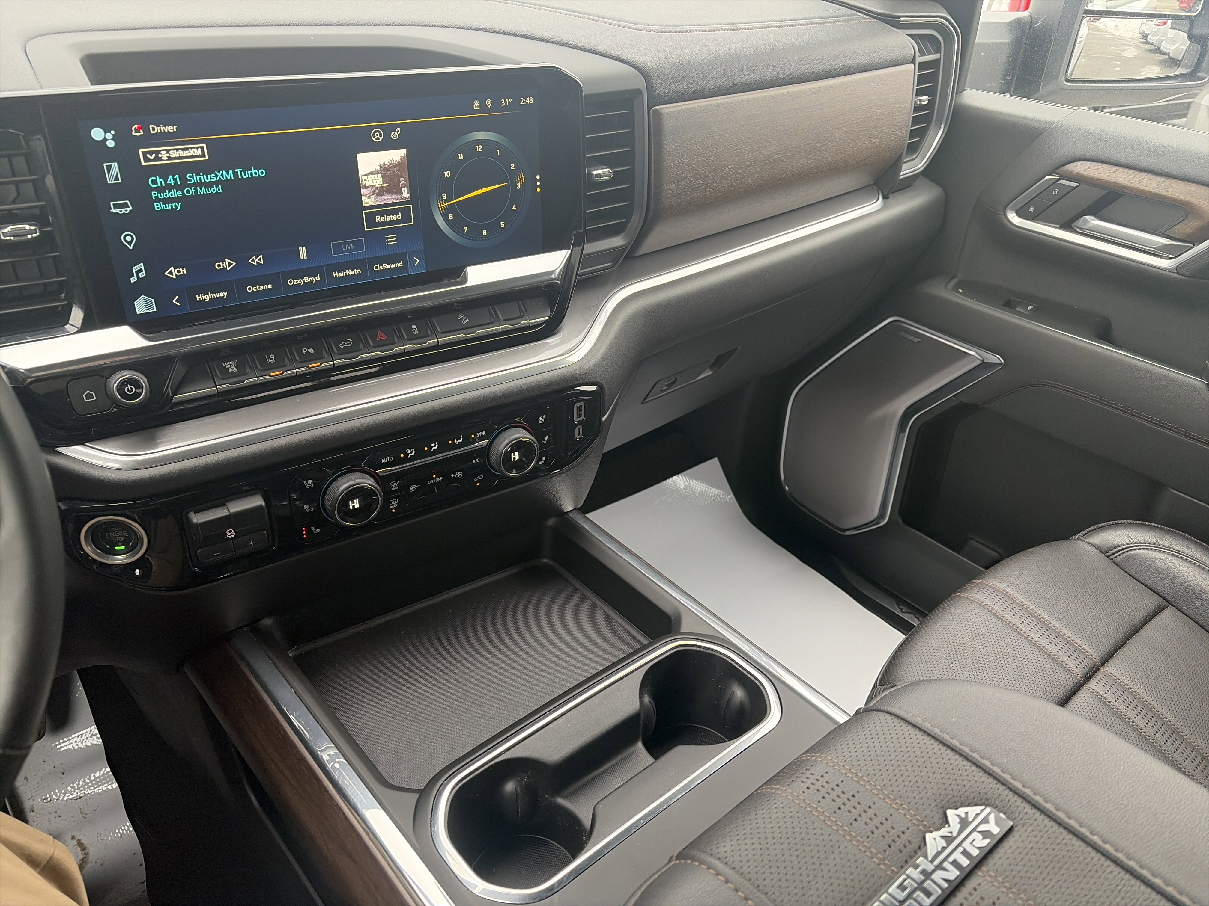 Used 2024 Chevrolet Silverado 2500 High Country w/ Technology Package image 22