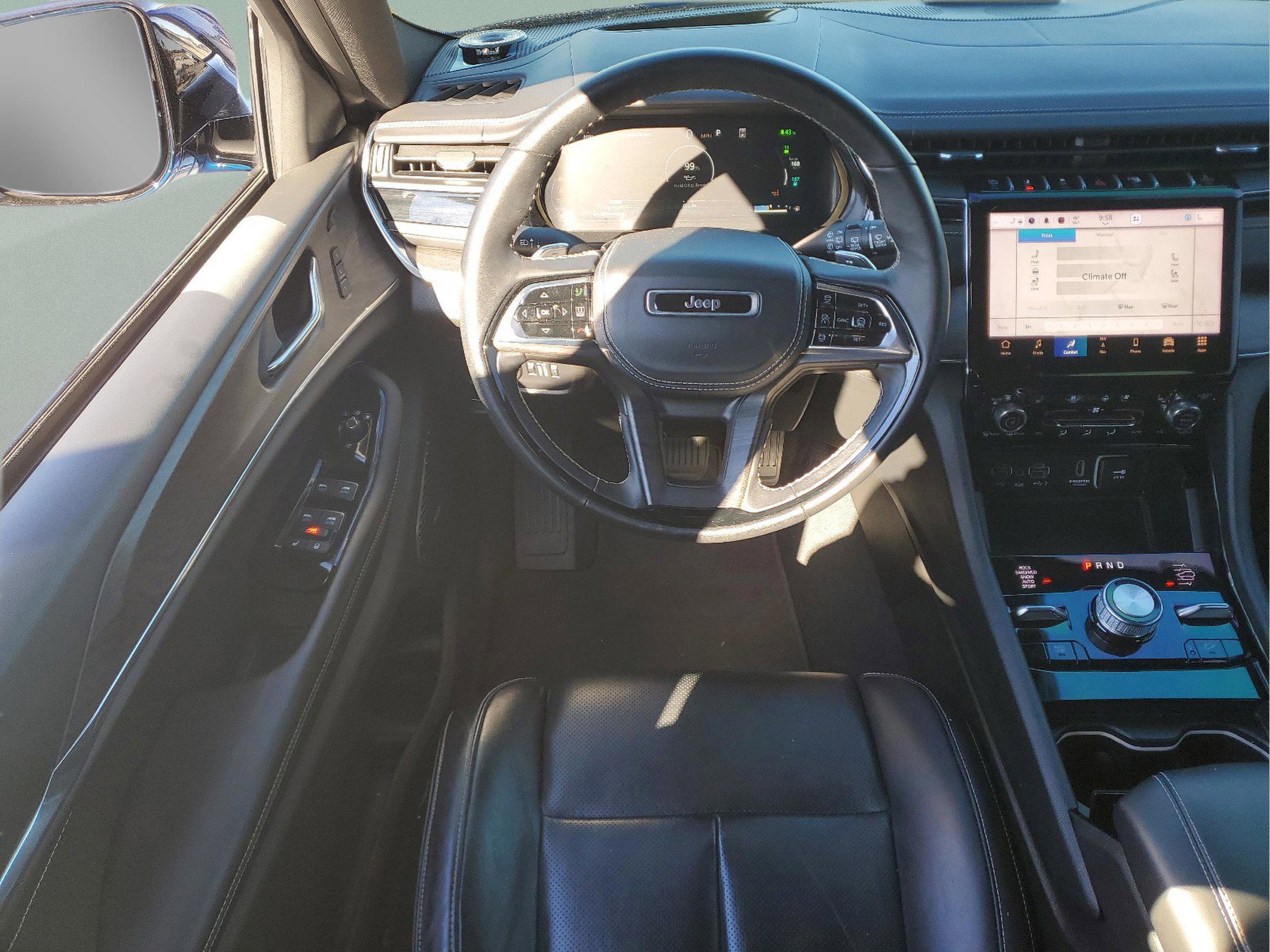 Used 2024 Jeep Grand Cherokee Overland w/ Advanced Protech Group III image 9