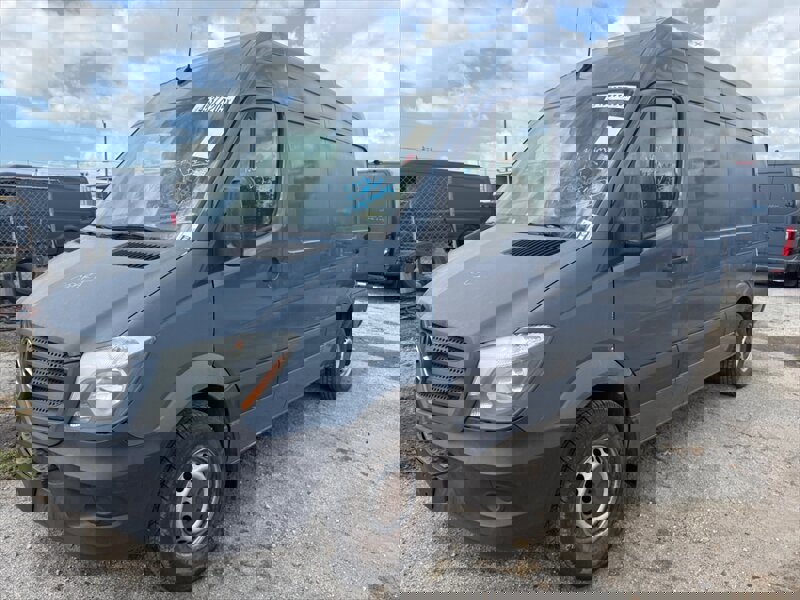 Used 2018 Mercedes-Benz Sprinter 2500 image 3