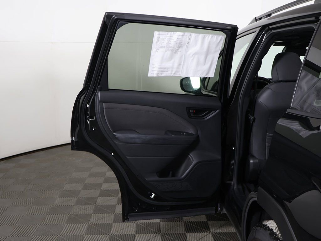 Used 2025 Subaru Forester Premium image 21