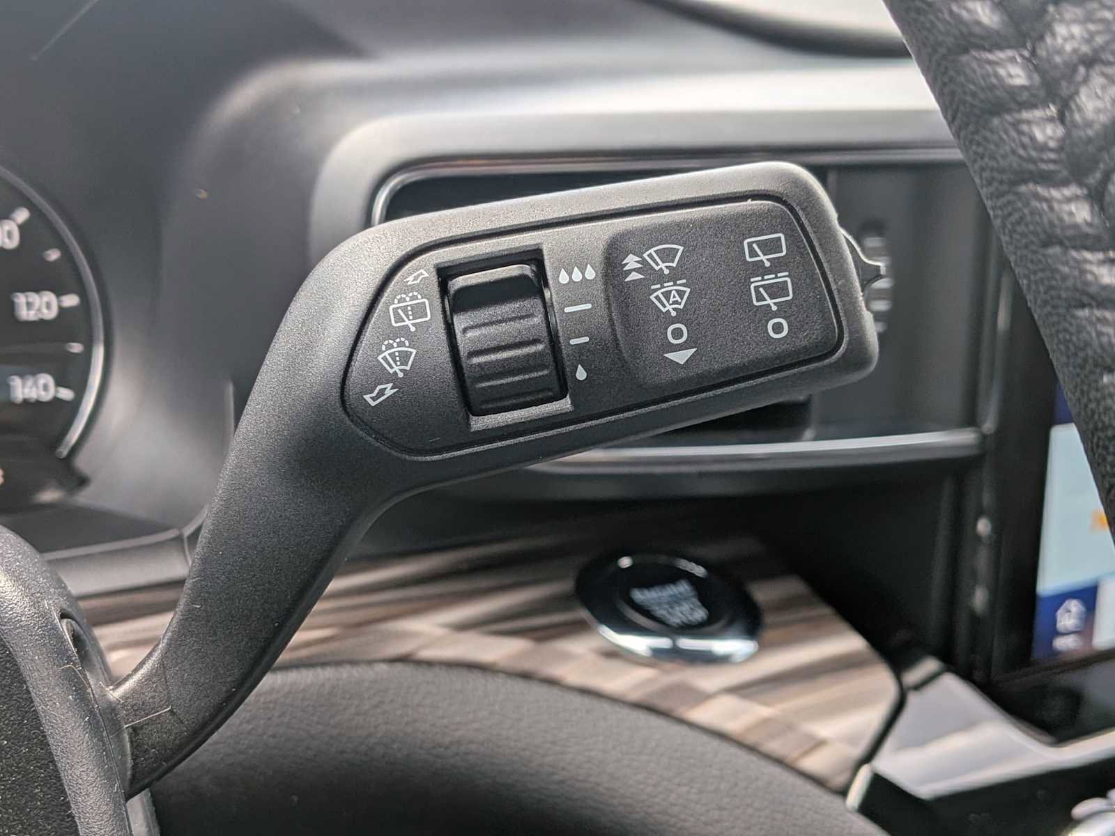 Used 2024 Ford Explorer Limited w/ Limited Technology Package AWD/4WD image 24