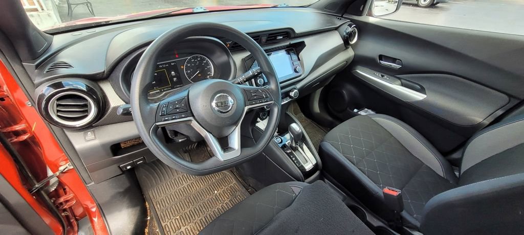 Used 2018 Nissan Kicks SV w/ Interior Electronics Package FWD image 10
