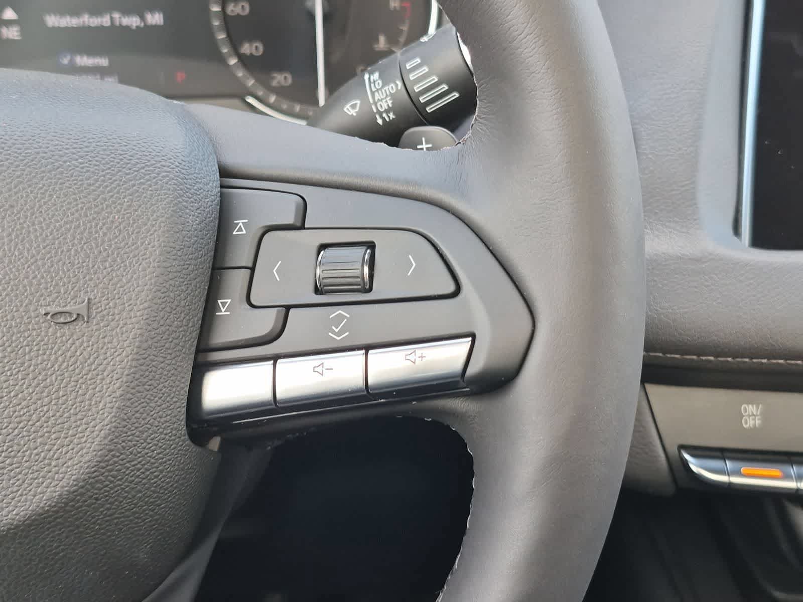 Used 2022 Cadillac XT4 Premium Luxury w/ Enhanced Visibility Package FWD image 26