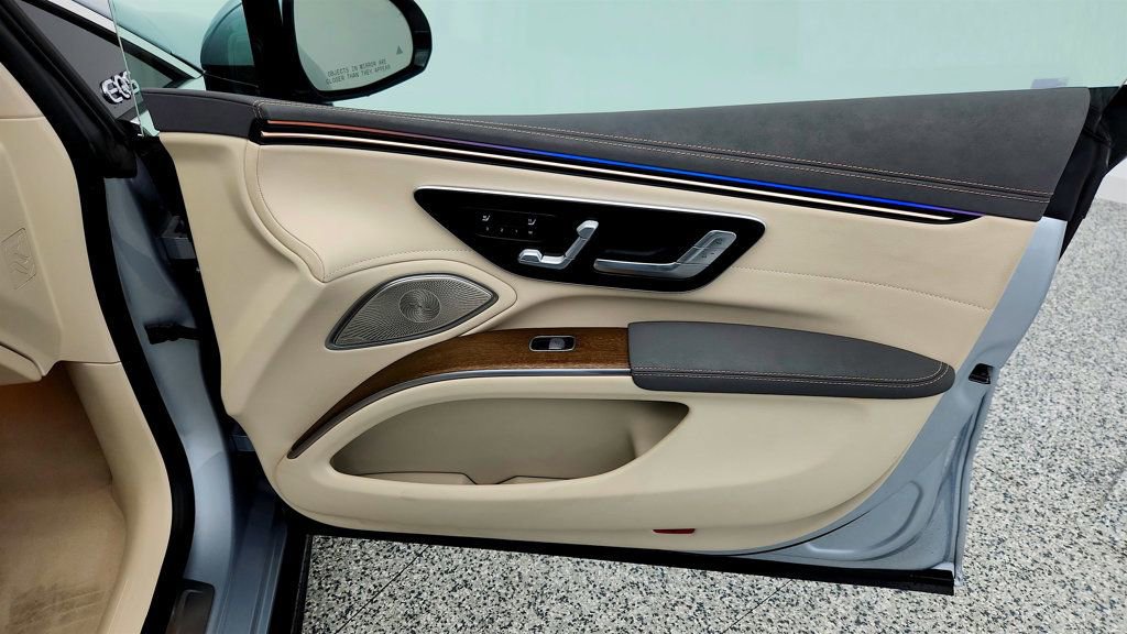 Used 2023 Mercedes-Benz EQS 580 4MATIC Sedan image 26