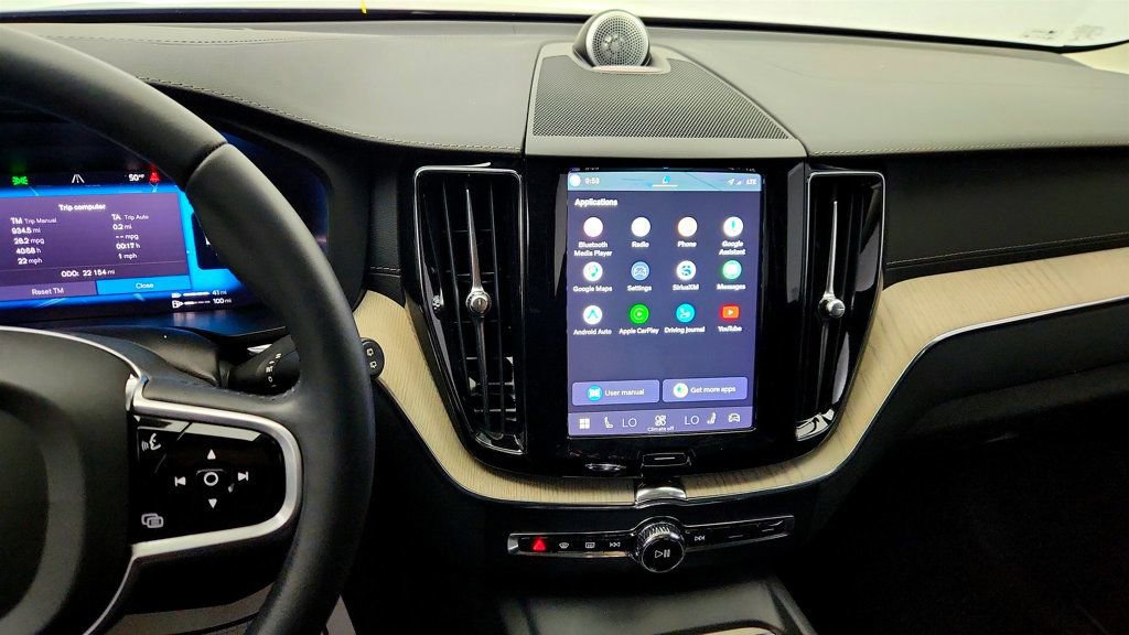 Used 2022 Volvo XC60 T8 Inscription w/ Advanced Package AWD/4WD image 18