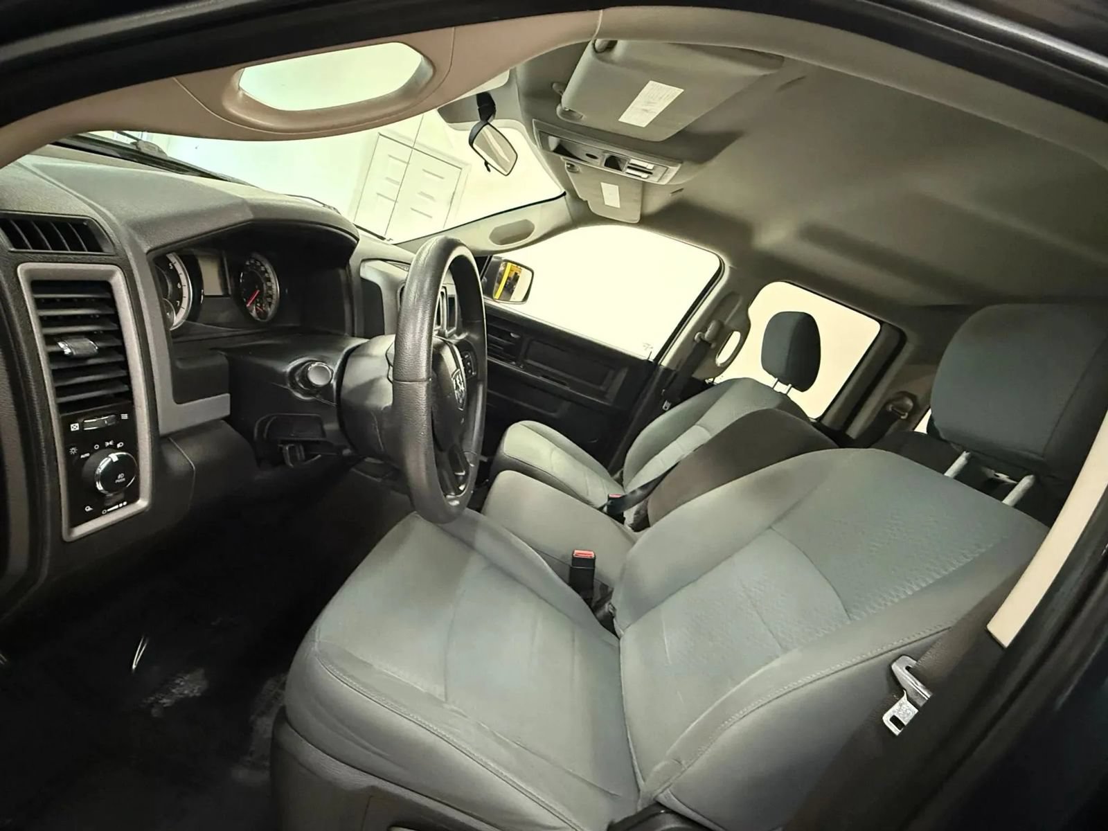 Used 2018 RAM 1500 Express w/ Express Value Package AWD/4WD image 15