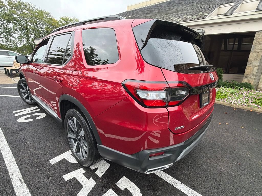 Certified 2024 Honda Pilot Touring image 11