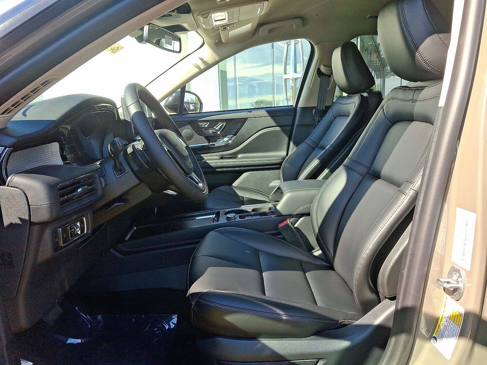 New 2025 Lincoln Corsair Premiere image 9