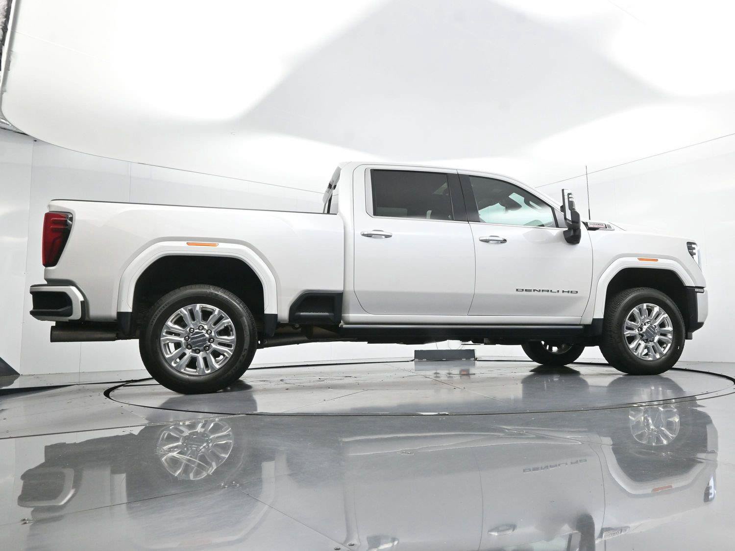 Used 2025 GMC Sierra 2500 Denali w/ Denali Reserve Package AWD/4WD image 48