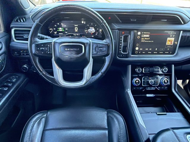 Used 2022 GMC Yukon XL Denali RWD image 28