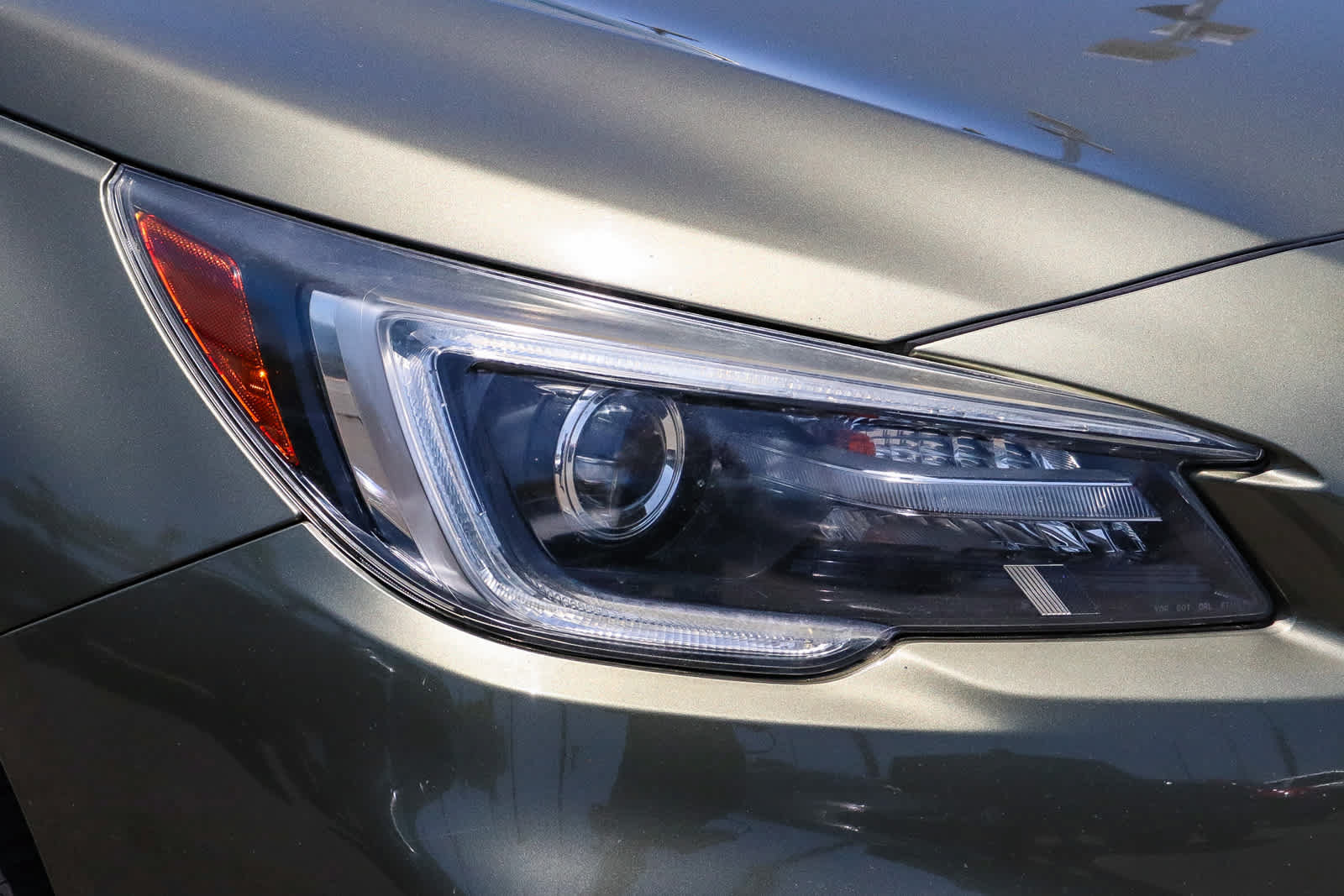 Used 2019 Subaru Outback 2.5i Touring w/ Popular Package #3A AWD/4WD image 4