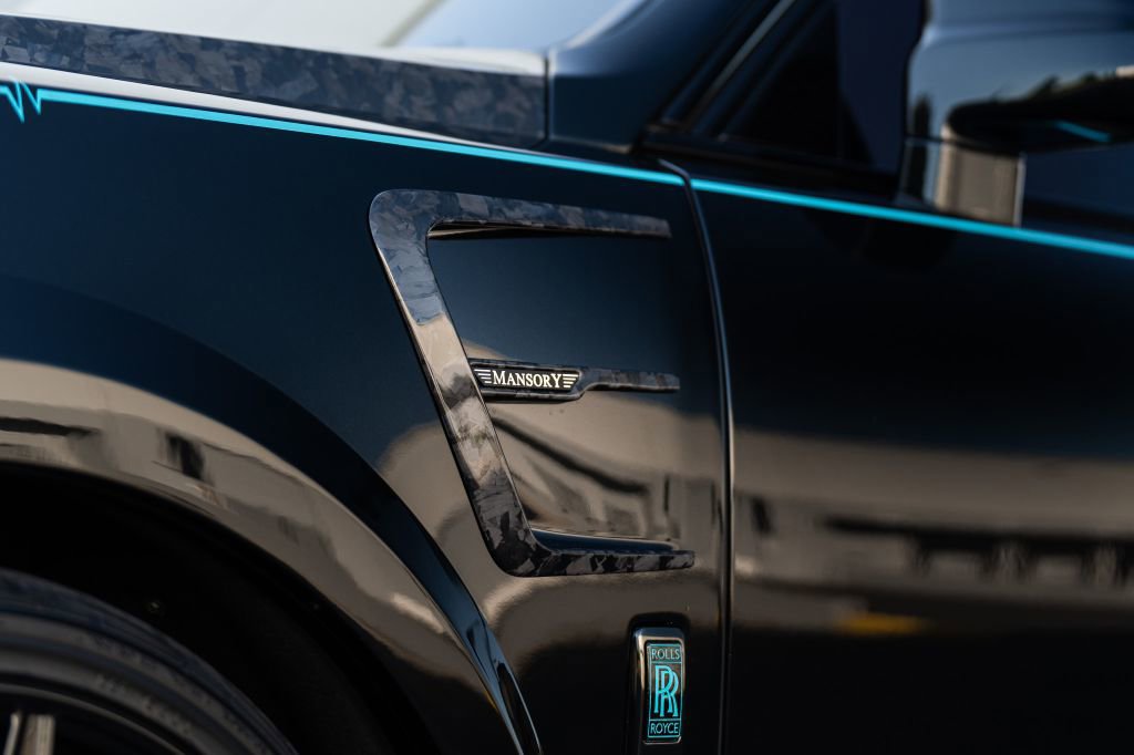 Used 2023 Rolls-Royce Cullinan Black Badge image 4