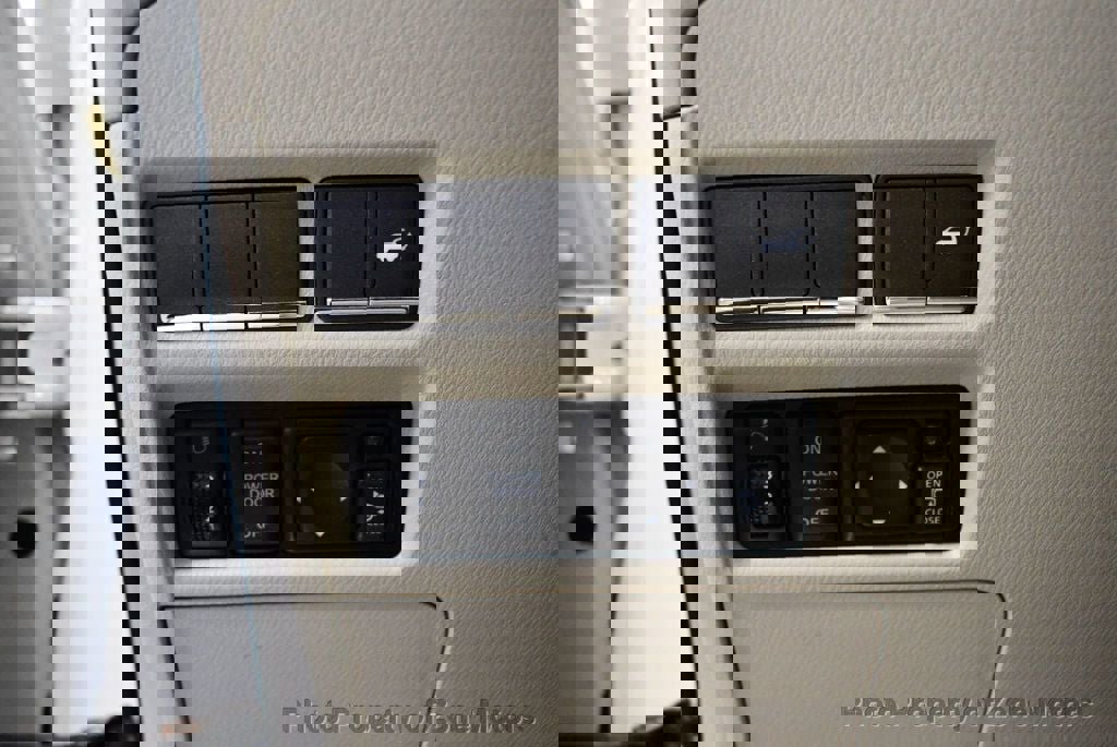 Used 2011 INFINITI QX56 4WD w/ Theater Pkg image 36