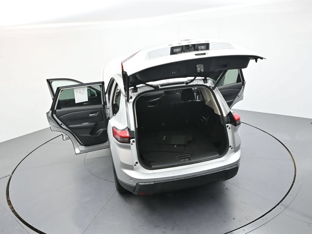Used 2024 Nissan Rogue SV FWD image 36