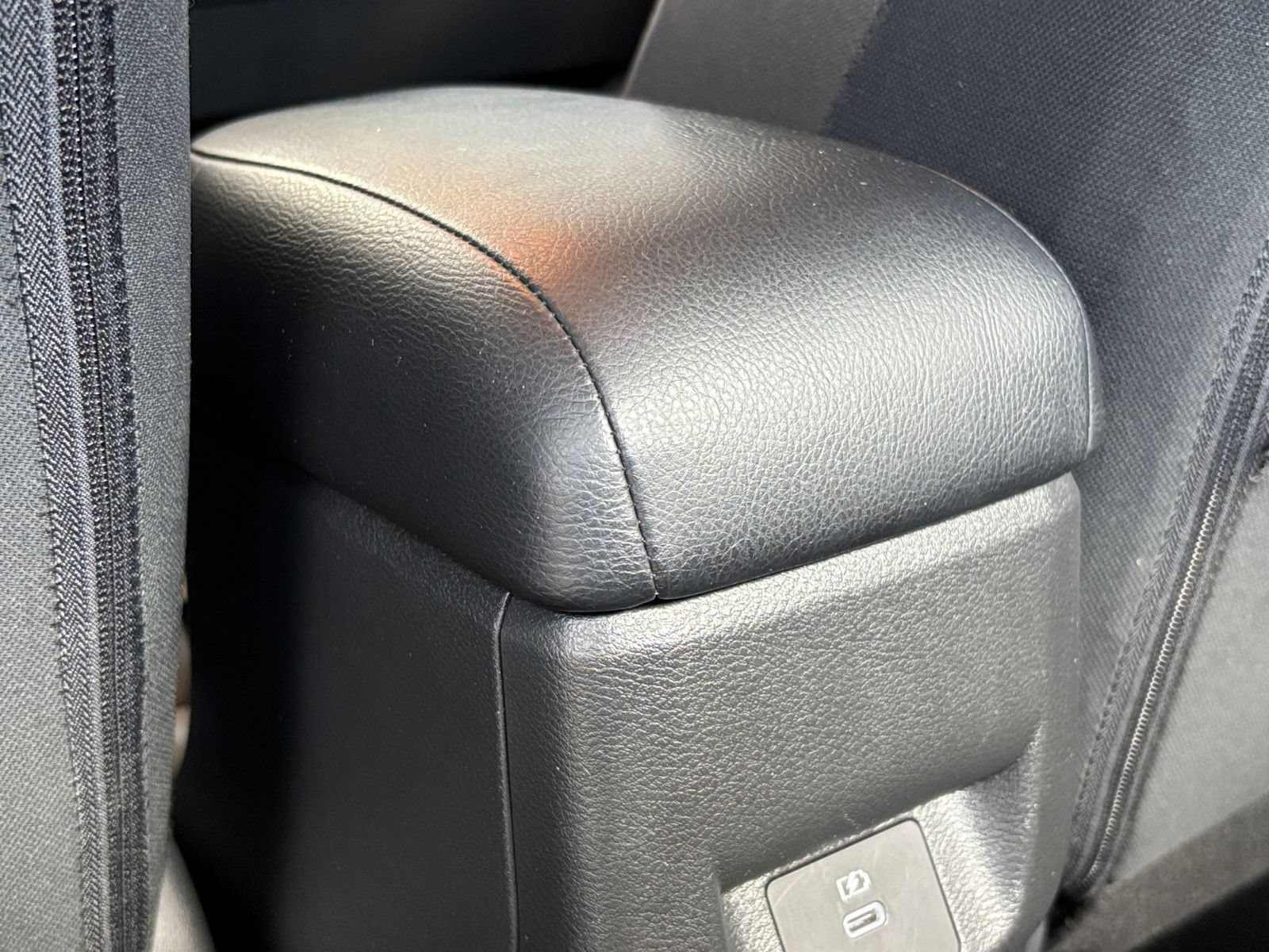 Used 2025 Nissan Versa SV FWD image 23