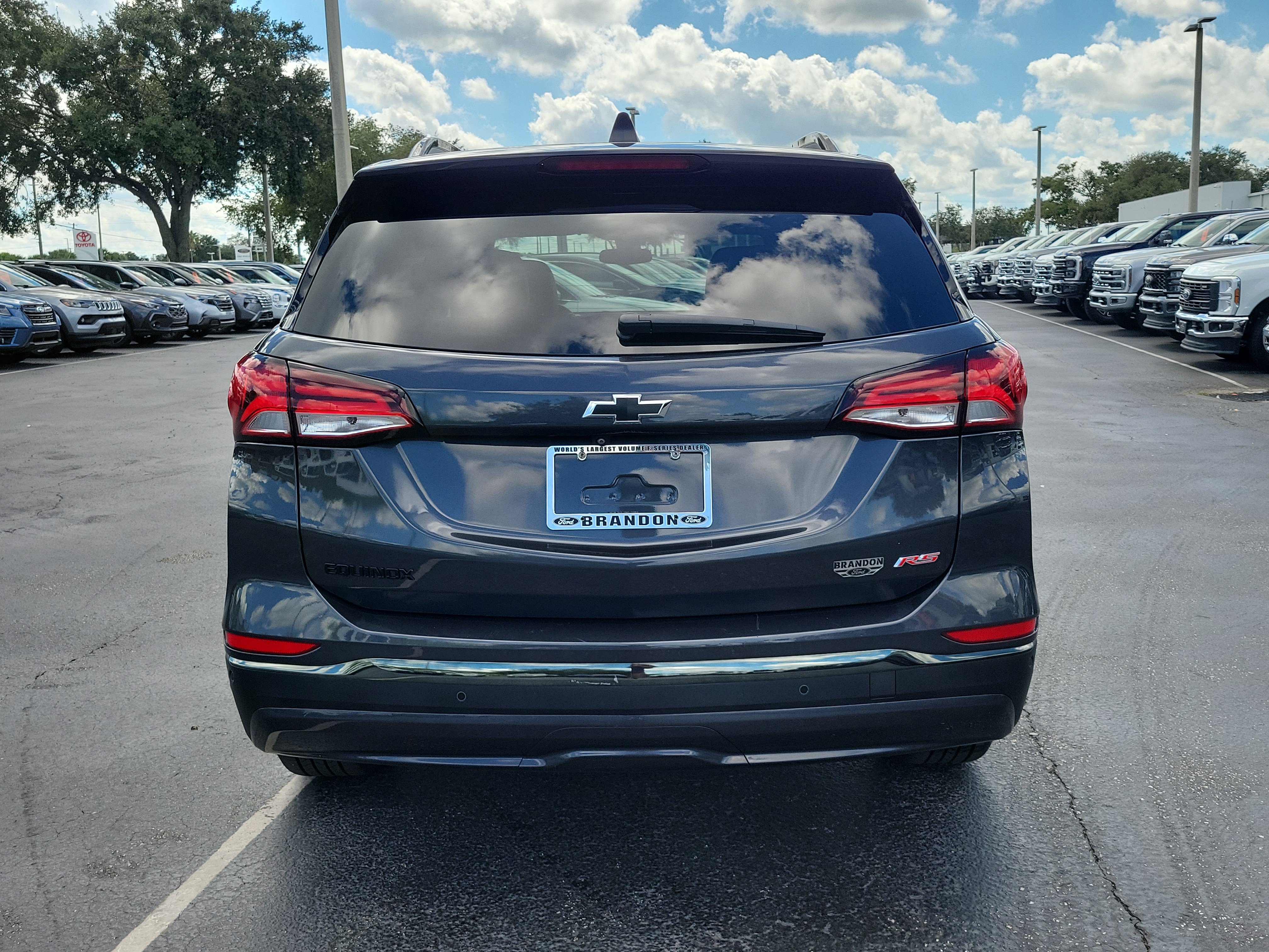Used 2022 Chevrolet Equinox RS w/ Infotainment Package FWD image 8