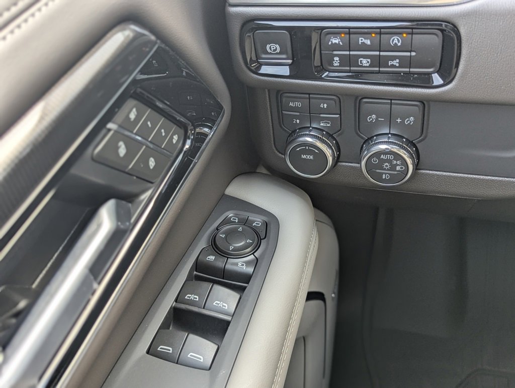 New 2026 GMC Yukon Elevation image 23