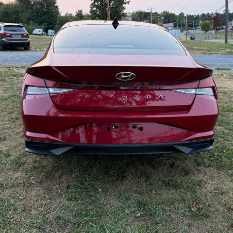 Used 2023 Hyundai Elantra SE w/ Cargo Package image 4