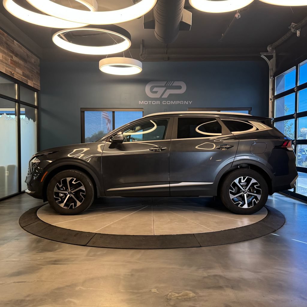 Used 2023 Kia Sportage EX AWD/4WD image 6