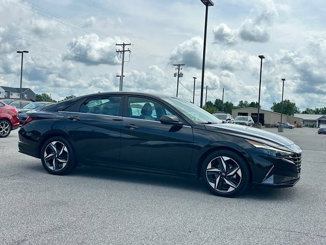Used 2021 Hyundai Elantra Limited FWD image 9