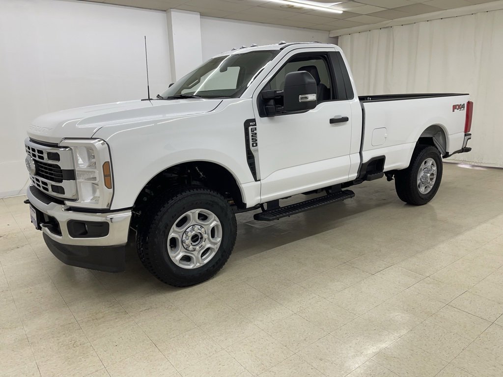 New 2025 Ford F250 XLT w/ FX4 Off-Road Package