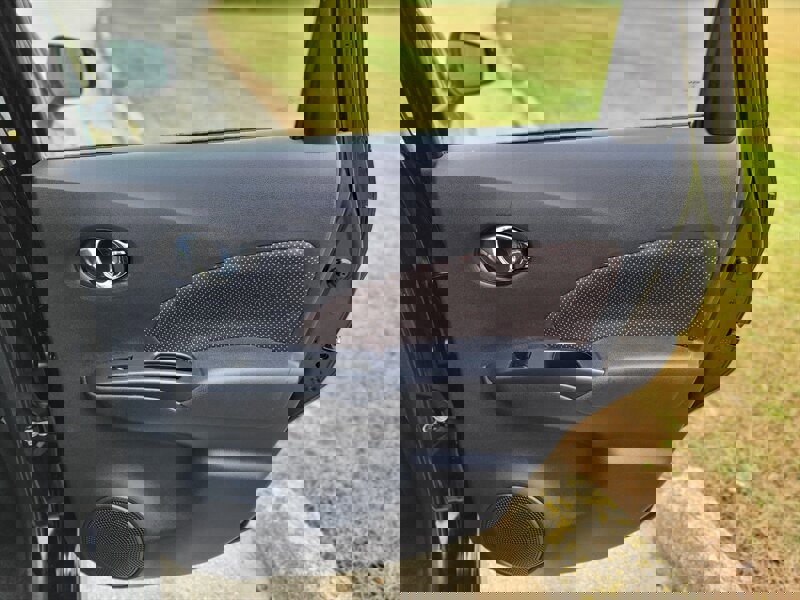 Used 2017 Nissan Versa Note SR image 22