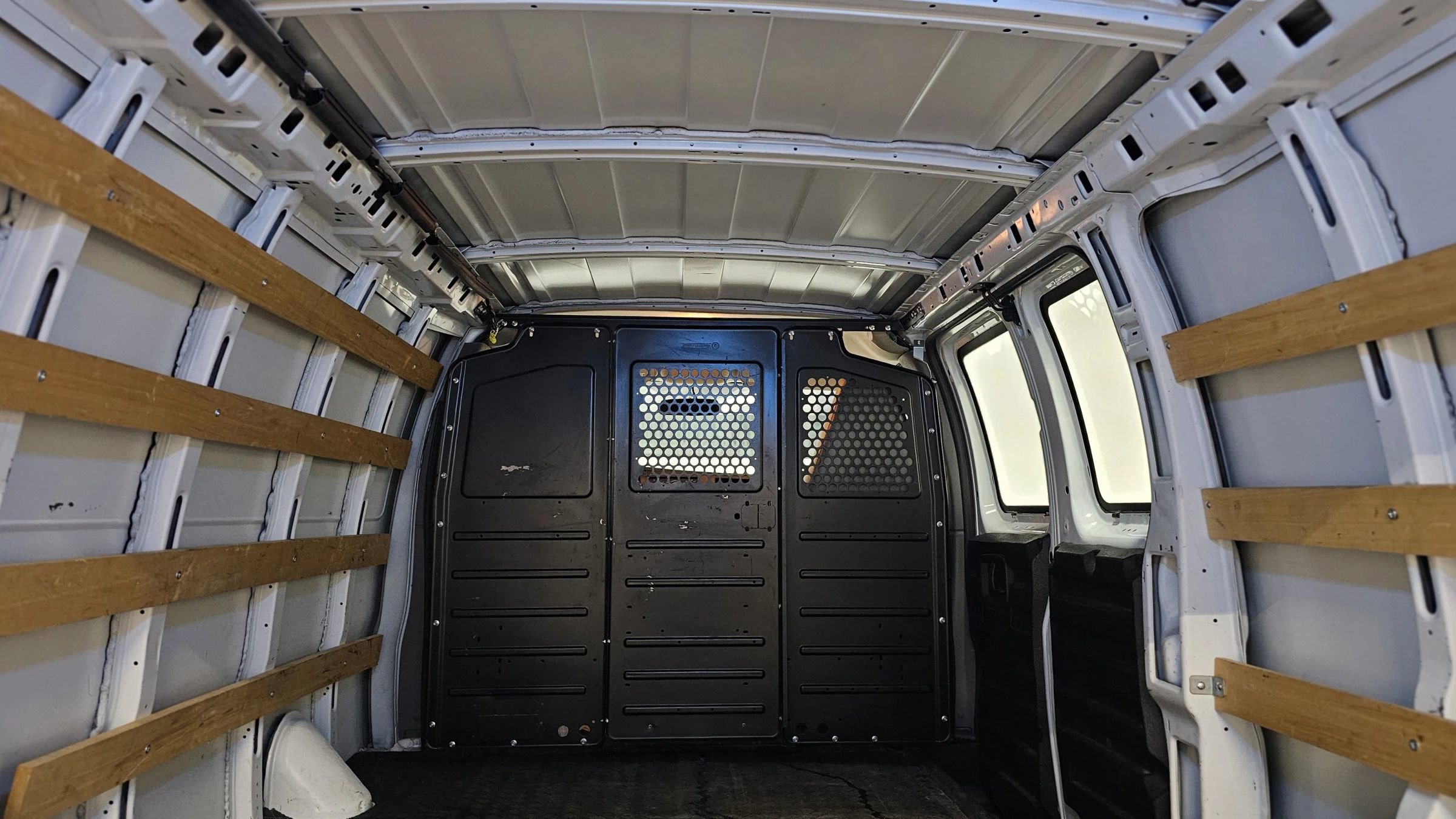 Used 2019 GMC Savana 2500 w/ Driver Convenience Package RWD image 24