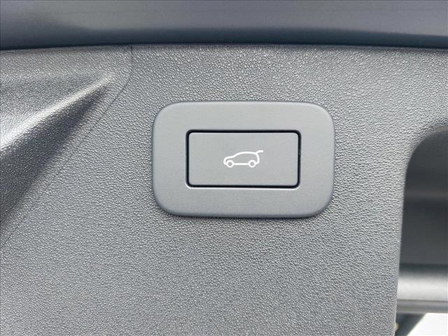 New 2025 Land Rover Discovery Sport S image 13