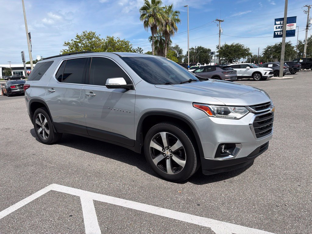 Used 2021 Chevrolet Traverse LT w/ LT Premium Package FWD image 13