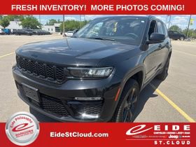 Used 2024 Jeep Grand Cherokee Limited w/ Black Appearance Package