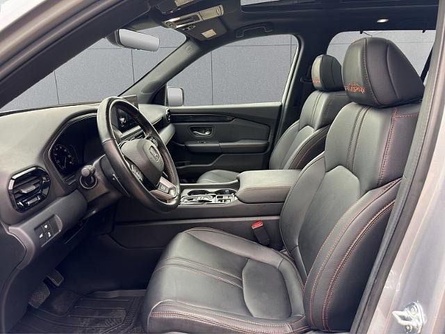 Used 2025 Honda Pilot TrailSport image 24